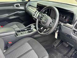 2022 Kia
                Sorento Sport