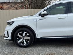 2022 Kia
                Sorento Sport