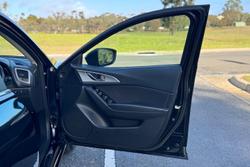 2018 Mazda
3 Maxx Sport