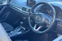 2018 Mazda
3 Maxx Sport