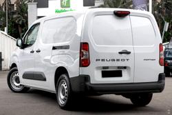 2024 Peugeot
Partner Pro