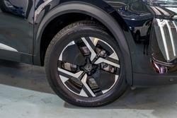 2025 Peugeot 2008 Allure Hybrid