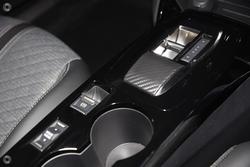 2025 Peugeot 2008 Allure Hybrid P24 MY25 Nera Black