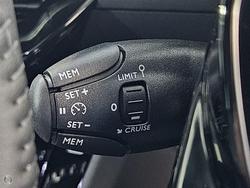 2025 Peugeot 2008 Allure Hybrid P24 MY25 Nera Black