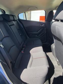 2017 Mazda
3 Maxx