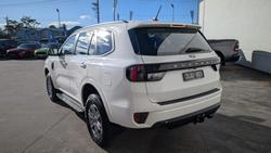 2024 Ford
Everest Ambiente
