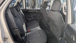 2024 Ford
Everest Ambiente
