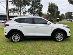 2015 Hyundai
                Tucson Active