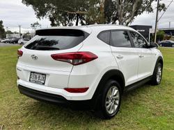 2015 Hyundai
                Tucson Active
