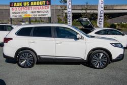 2020 Mitsubishi
Outlander LS