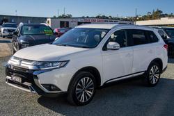 2020 Mitsubishi
Outlander LS