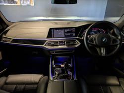 2022 BMW
                X7 M50I