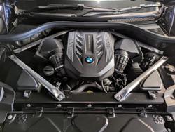 2022 BMW
                X7 M50I