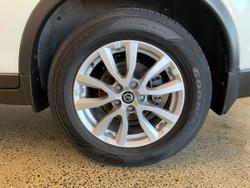 2019 NISSAN
                X-TRAIL ST 2WD
