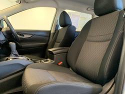 2019 NISSAN
                X-TRAIL ST 2WD