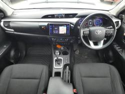 2019 Toyota
Hilux 4x4 Hilux 4x4 SR5 2.8L T Diesel Automatic Double Cab 1Y46290 005