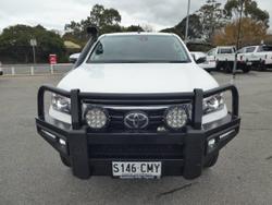 2019 Toyota
Hilux 4x4 Hilux 4x4 SR5 2.8L T Diesel Automatic Double Cab 1Y46290 005