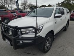 2019 Toyota
Hilux 4x4 Hilux 4x4 SR5 2.8L T Diesel Automatic Double Cab 1Y46290 005