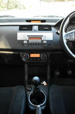 2010 Suzuki
Swift RE4