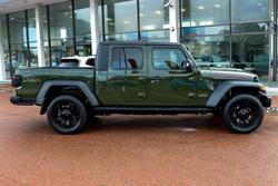 2022 Jeep
                Gladiator Rubicon