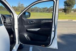 2020 Nissan
                Navara RX