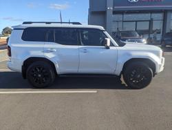 2024 Toyota
                Landcruiser Prado VX