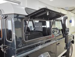 2016 Land Rover
Defender