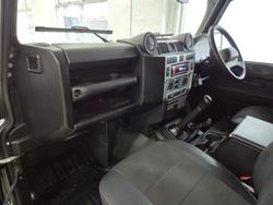 2016 Land Rover
Defender