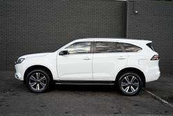 2022 Isuzu
MU-X LS-T