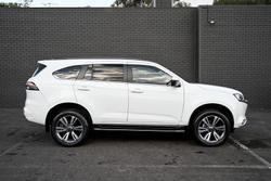2022 Isuzu
MU-X LS-T