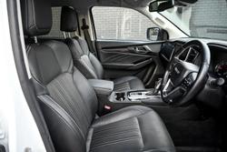 2022 Isuzu
MU-X LS-T