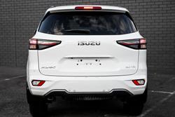 2022 Isuzu
MU-X LS-T