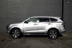 2022 Isuzu
MU-X LS-T