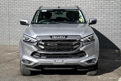 2022 Isuzu
MU-X LS-T