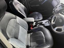2010 Hyundai
ix35 Highlander