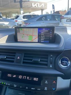 2017 Lexus
CT 200h F Sport
