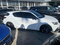 2017 Lexus
CT 200h F Sport