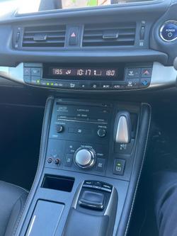 2017 Lexus
CT 200h F Sport