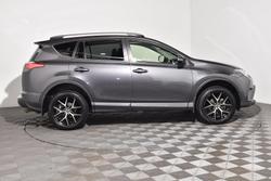 2017 Toyota
RAV4 GXL