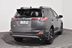 2017 Toyota
RAV4 GXL