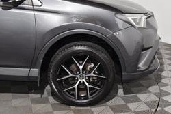 2017 Toyota
RAV4 GXL