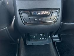 2021 LDV D90