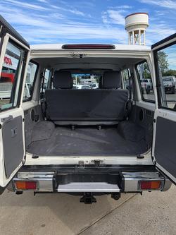 2011 Toyota
Landcruiser GXL