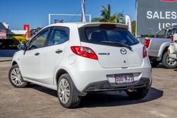 2010 Mazda
                2 Neo