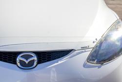 2010 Mazda
                2 Neo