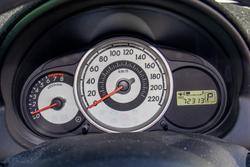2010 Mazda
                2 Neo