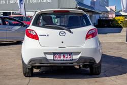 2010 Mazda
2 Neo