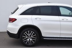 2022 Mercedes-Benz
GLC-Class GLC200