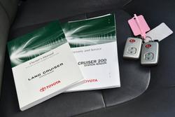 2010 Toyota
                Landcruiser Sahara