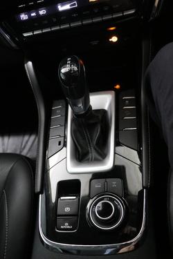 2022 Isuzu
MU-X LS-T